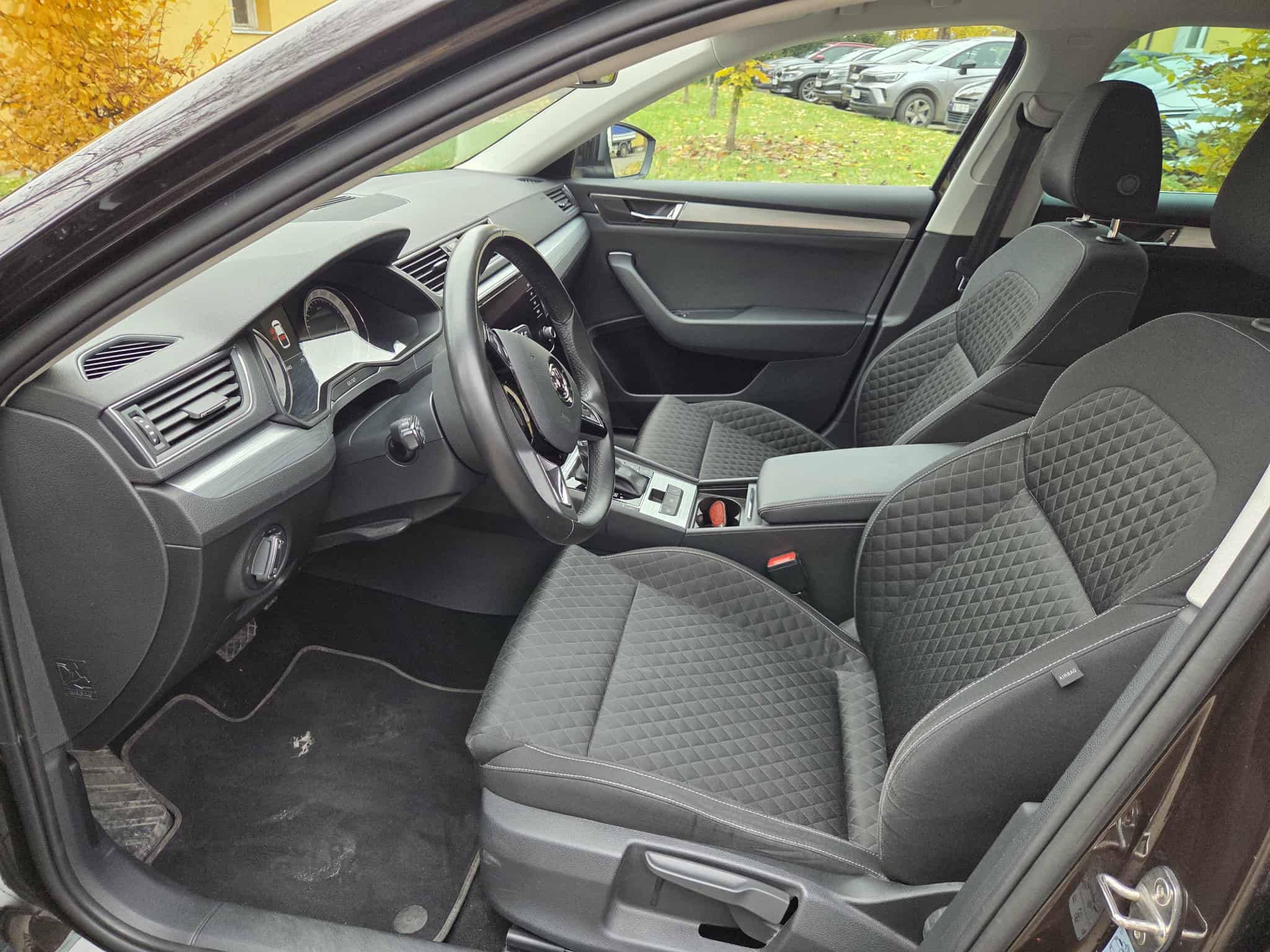 19efe8b7-db65-43cb-bbf7-061859a23b85